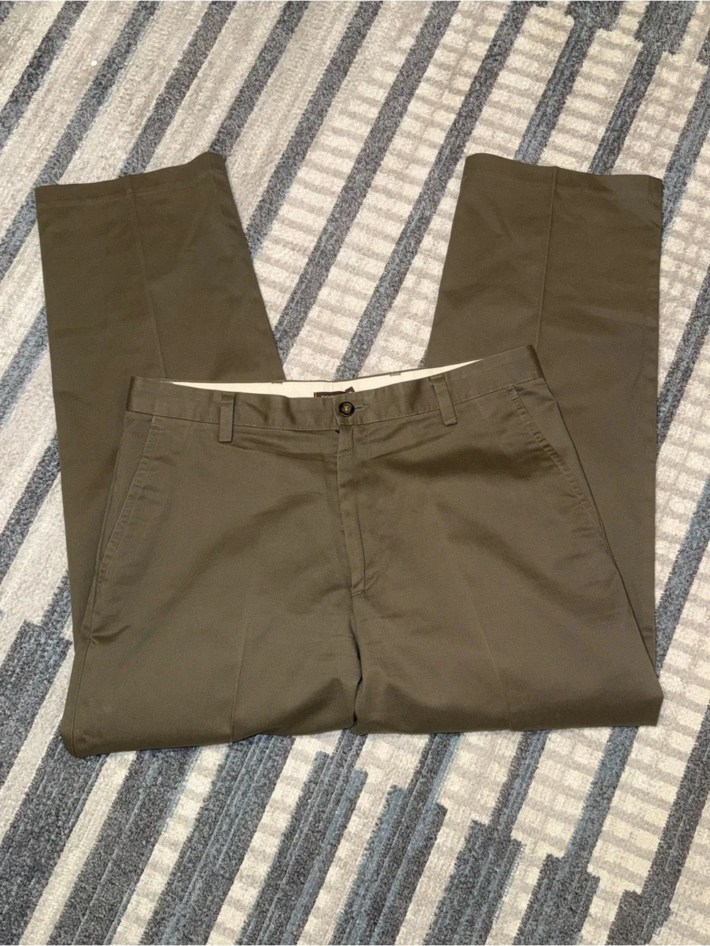 Dockers D3 Men’s Brown Grey Straight Leg Flat Front Chinos 34x30 Stretch Comfort